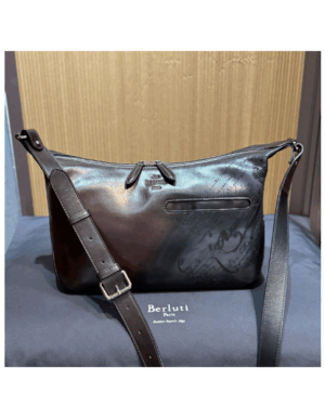 [벨루티] 투주르 소프트 지퍼 호보 가죽 메신저백 (3COLORS)