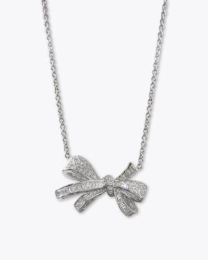 [그라프] 틸다의 보우 다이아몬드 펜던트