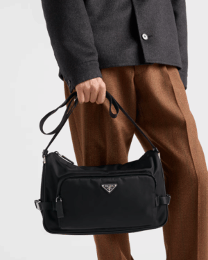 [프라다] 라지 리나일론 및 사피아노 가죽 숄더백 2VH191