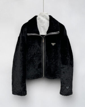 [프라다] 프라다 트라이앵글 로고 시어링 재킷