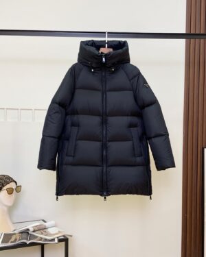 [프라다] 하이넥 삼각로고 롱 다운 패딩 (3 COLORS)