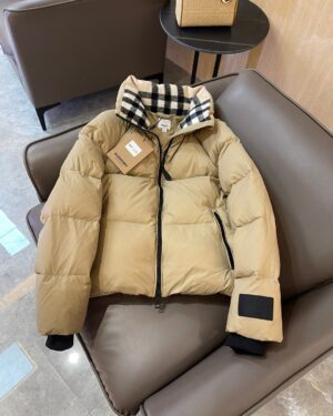 [버버리] 클래식 체크 카라 숏 패딩 (2 COLORS)