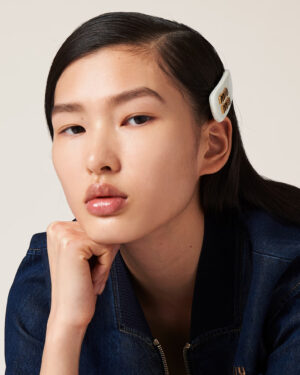 [미우미우] 페이턴트 레더 헤어핀 (2 COLORS)