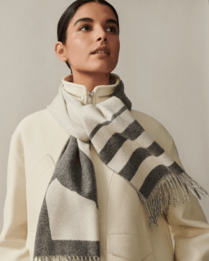 [에르메스] Casaque Love Story 스카프 (2 COLORS)