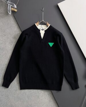 [보테가베네타] 폭스 시어링 브이넥 스웨터 (2 COLORS)