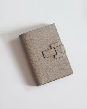 [에르메스] 뉴 H 파상트 컴팩트 지갑  Epsom - Gris Tourterelle