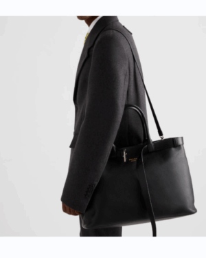 [프라다] 벨트가 달린 가죽 프라다 버클 백 2VG126